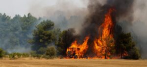 Çanakkale’de Korku Dolu Anlar: İtfaiye Ekibi Alevlerin Arasında Kaldı