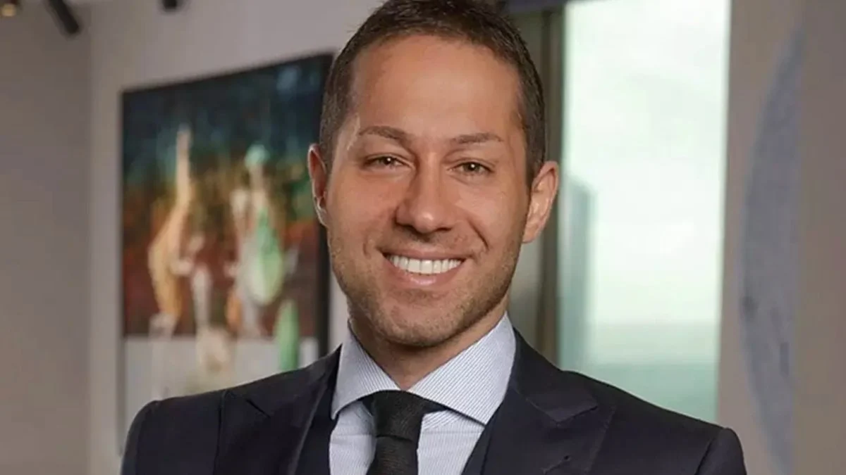 İstanbul’da yürütülen uyuşturucu soruşturması kapsamında cezaevinde bulunan bir şüphelinin savcılığa etkin pişmanlık başvurusunda bulunmasını simgeleyen adliye binası görseli.