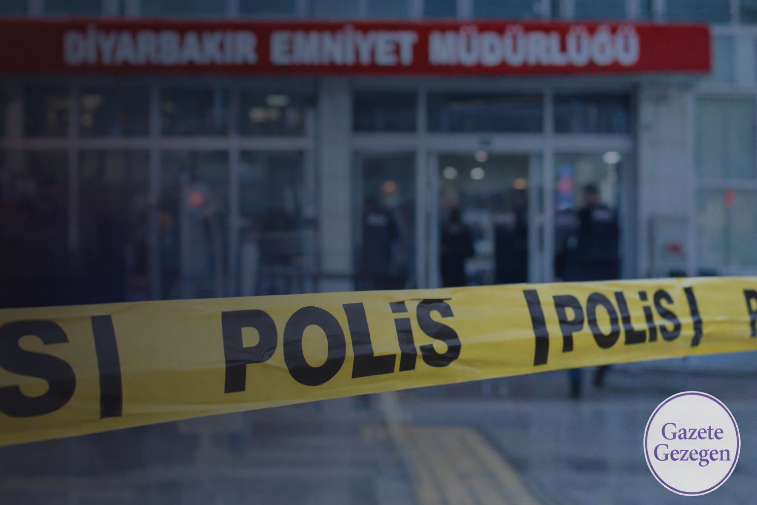 Diyarbakır Emniyeti Önünde El Yapımı Patlayıcı Atıldı