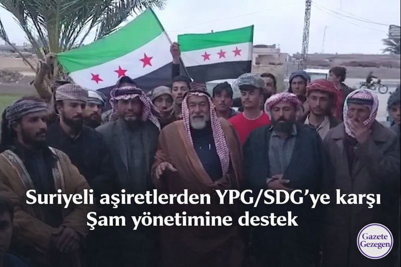 Suriyeli Arap aşiret mensuplarının YPG/SDG’ye karşı Suriye hükümetine destek açıklaması yaptığı toplu görüntü