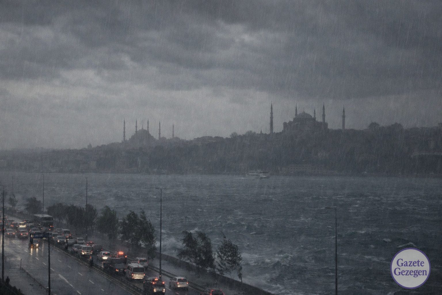 İstanbul’da akşam saatlerinde etkili olması beklenen sağanak yağış ve kuvvetli fırtına